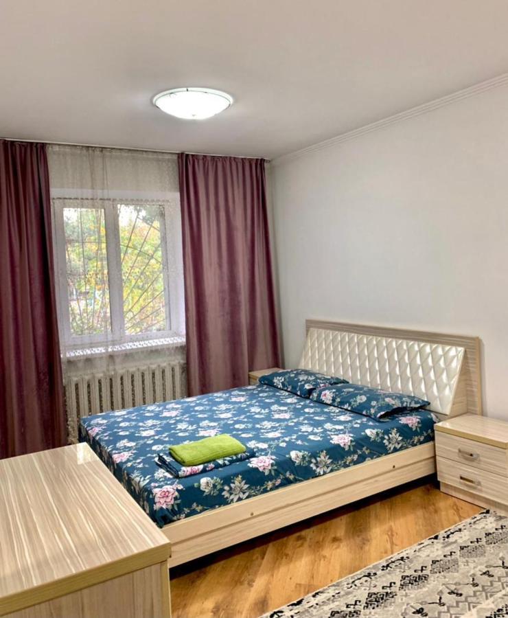 Apartment On Toktogula Bishkek Exterior foto