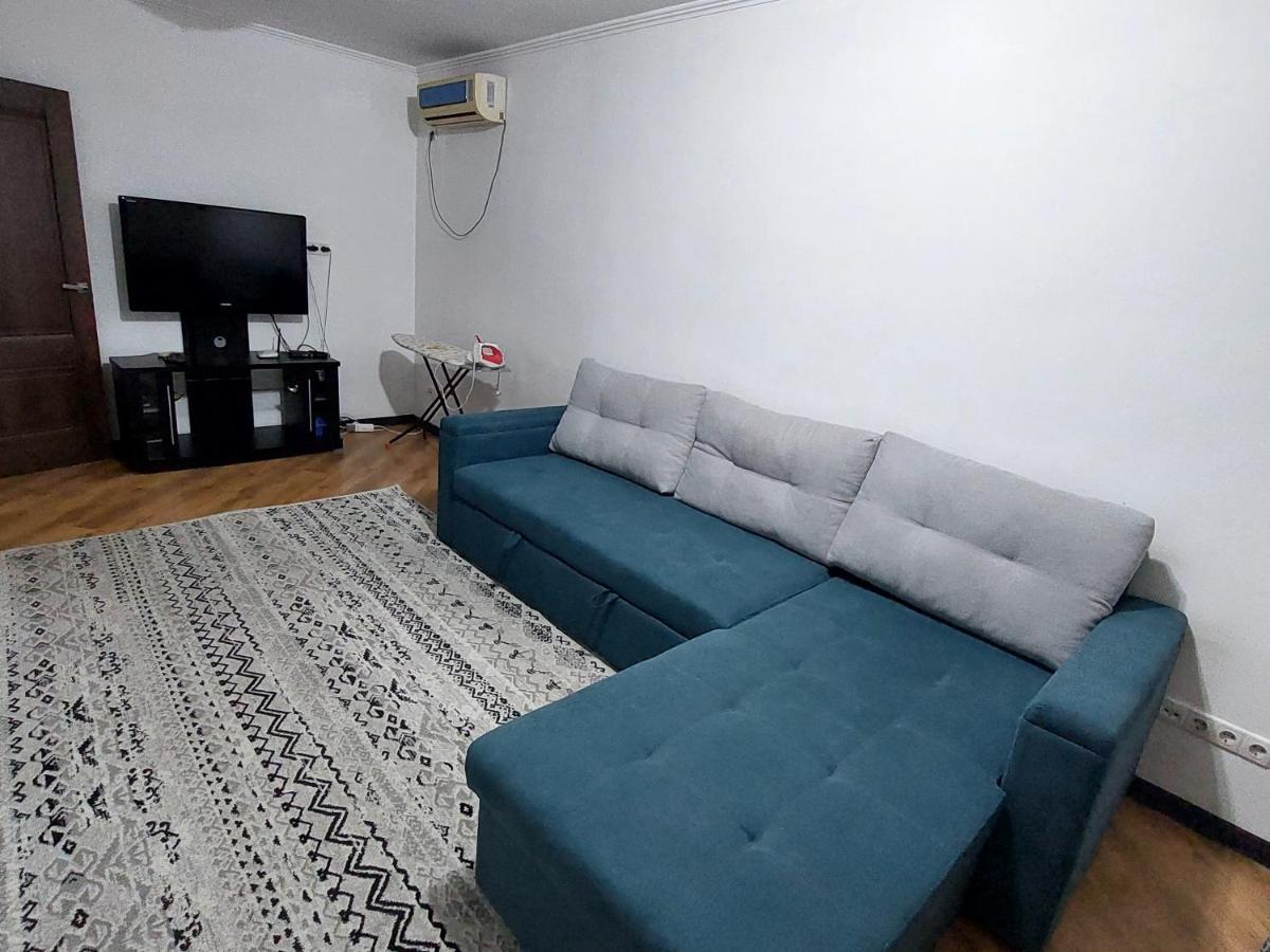 Apartment On Toktogula Bishkek Exterior foto
